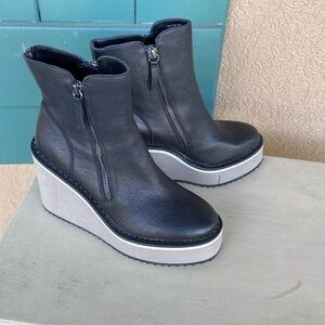 NAKED FEET AVAIL‎ black leather wedge ankle boot. Size 8.5
